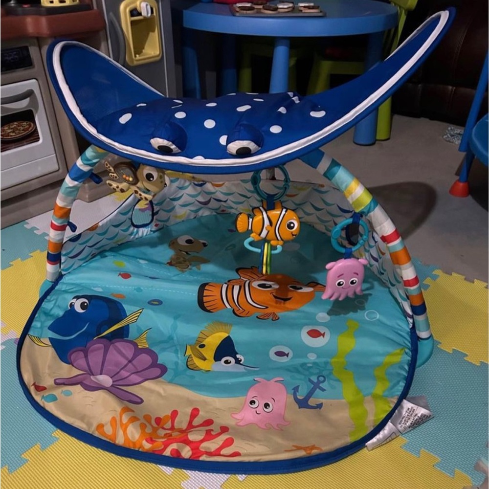 Finding Nemo playmat